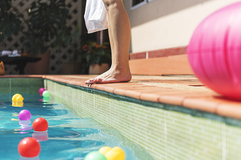 Horario de Juegos en Piscina Comunitaria