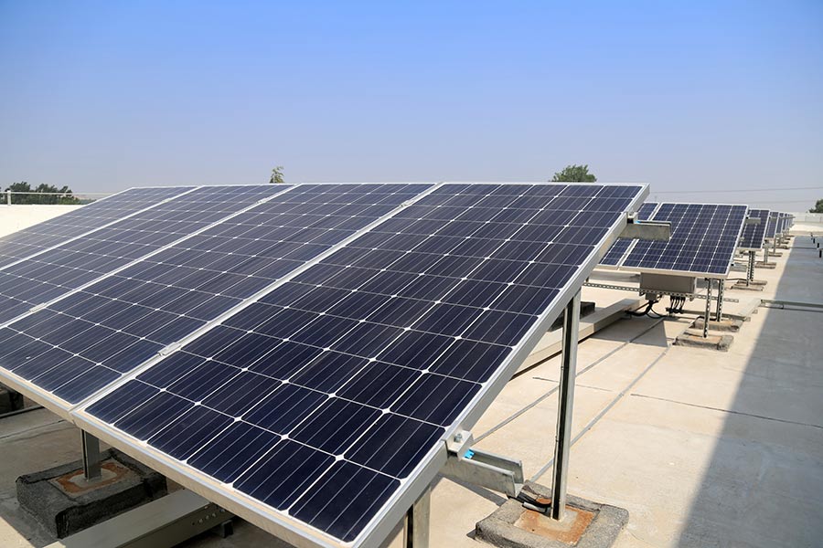 Instalación de Placas Solares y Energía Renovable en Comunidades de Propietarios