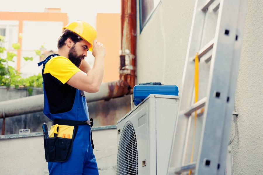 Instalación de aire acondicionado en comunidades: normativa, proceso y buenas prácticas